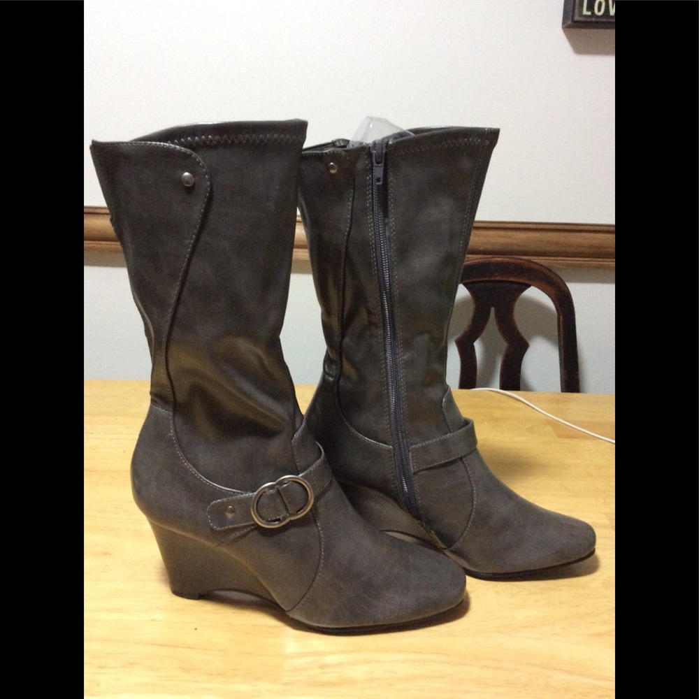 Fashion Bug gray wedge boots Nwot